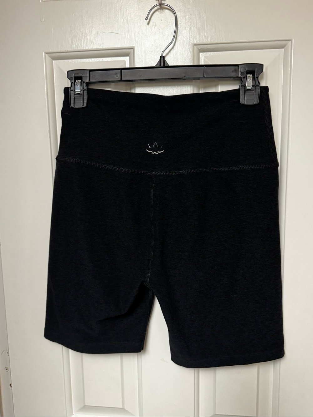 Beyond Yoga Black High-Rise Spacedye keep pace Shorts (7")